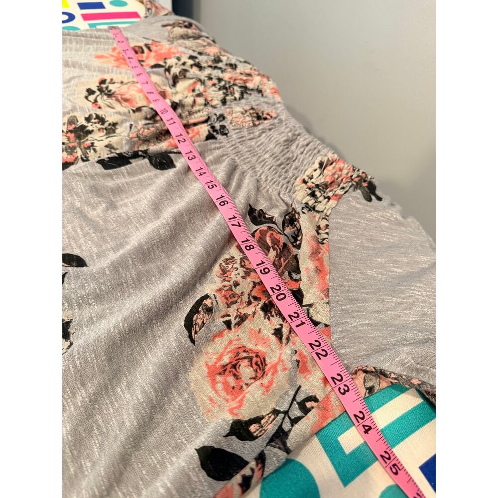 Maurices Heather Gray Pink Floral Smocked Neckline Blouse Ruffle Trim XL - Picture 4 of 6